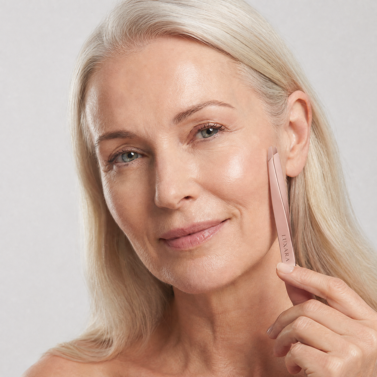 Luxara precision tweezer