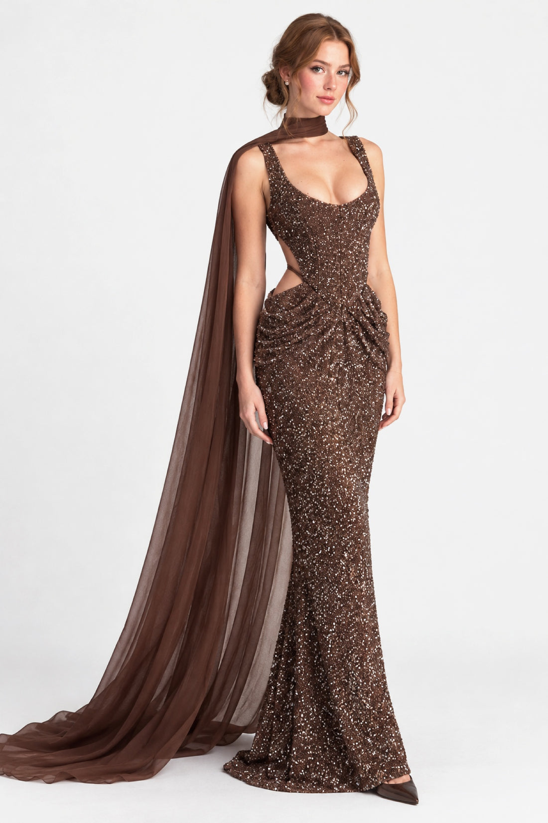 Ambre — Robe longue pailletée à cape