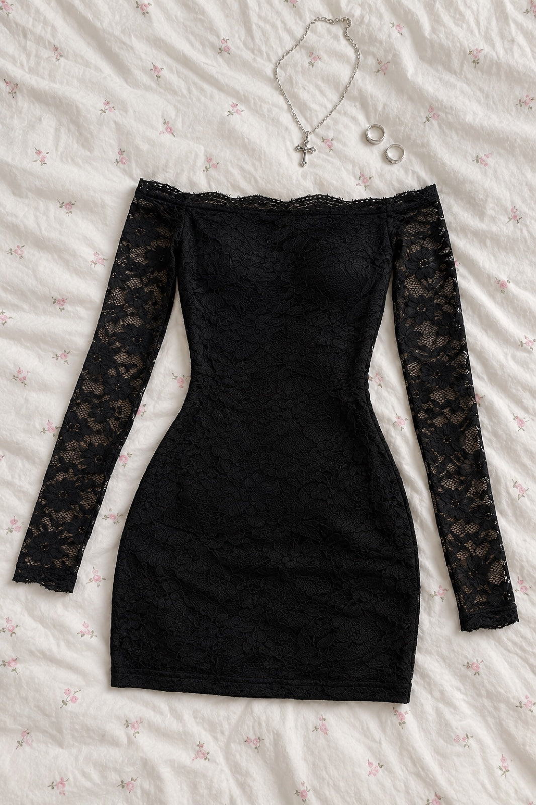 Dahlia — Robe épaules dénudées en dentelle