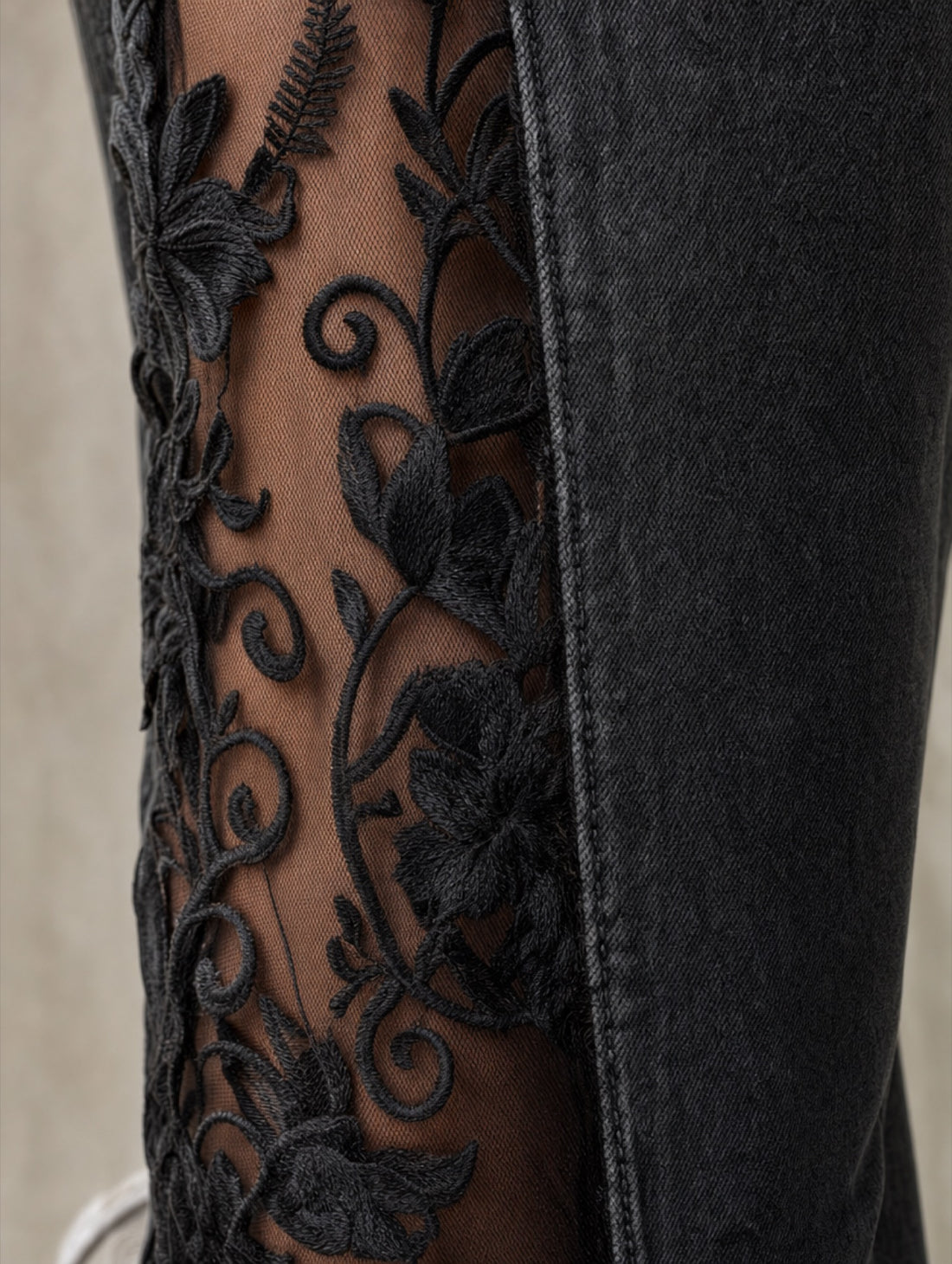 Lilith jean flare à dentelle