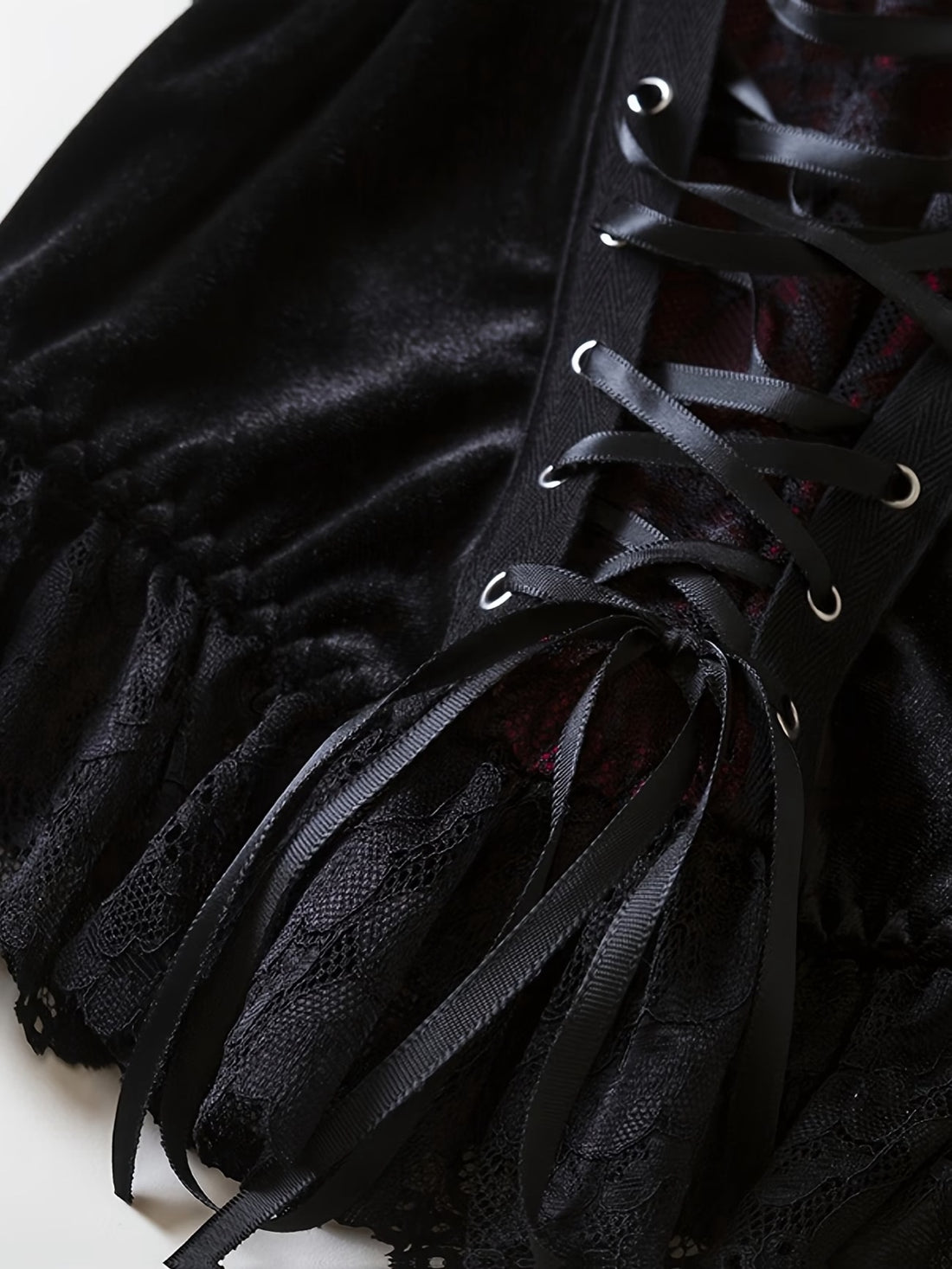 Nyctalis — Corset top velours lacé chauve-souris