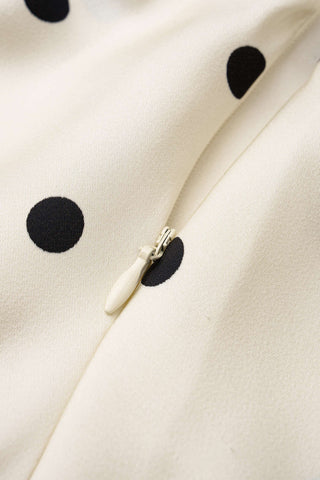 Robe Courte Satin à Pois Col Bénitier Dos Nu