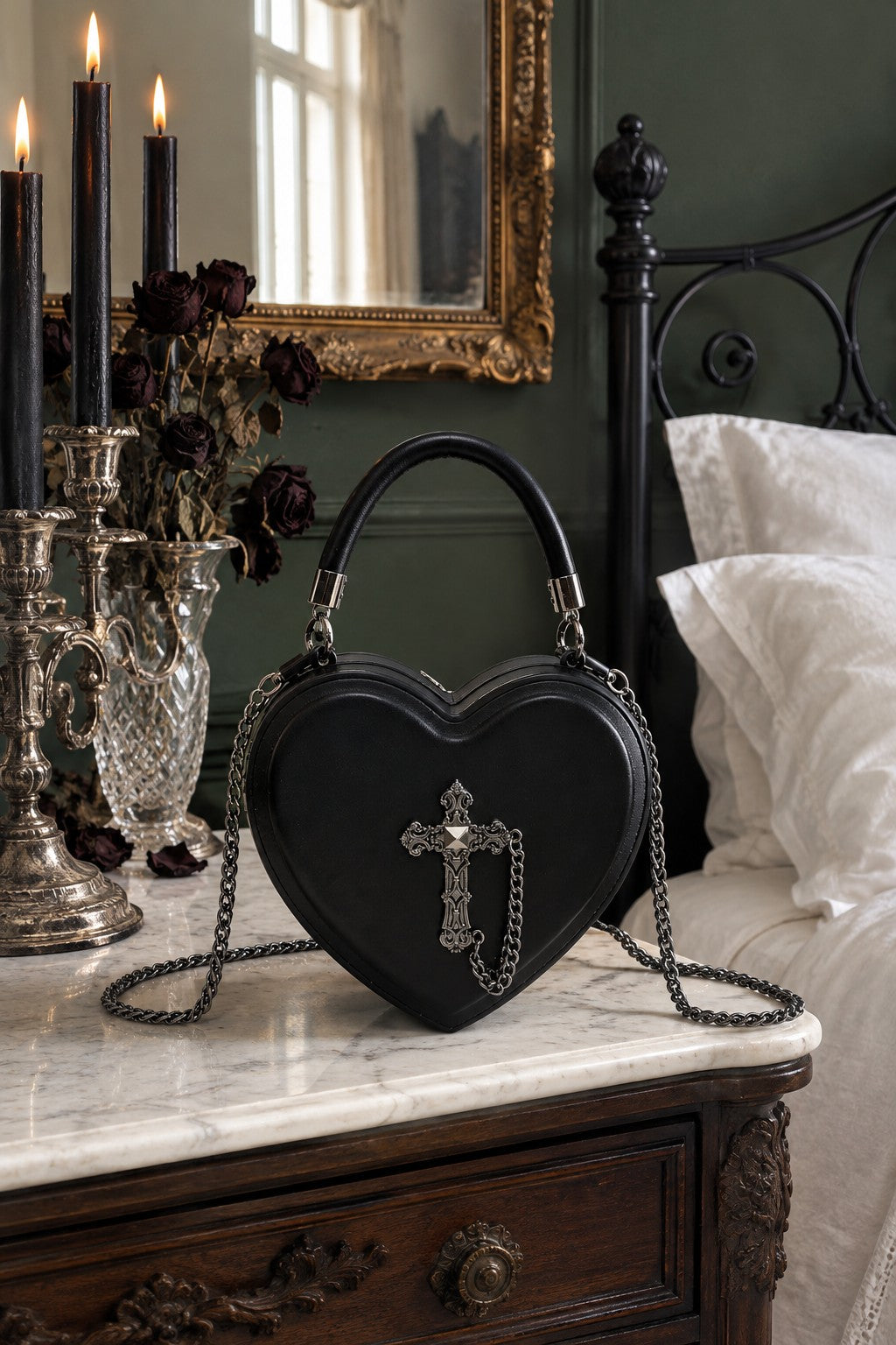 Cœur Noir — sac cœur à croix