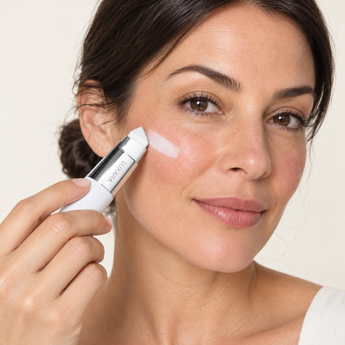 Luxara – Fond de teint adaptatif anti-âge